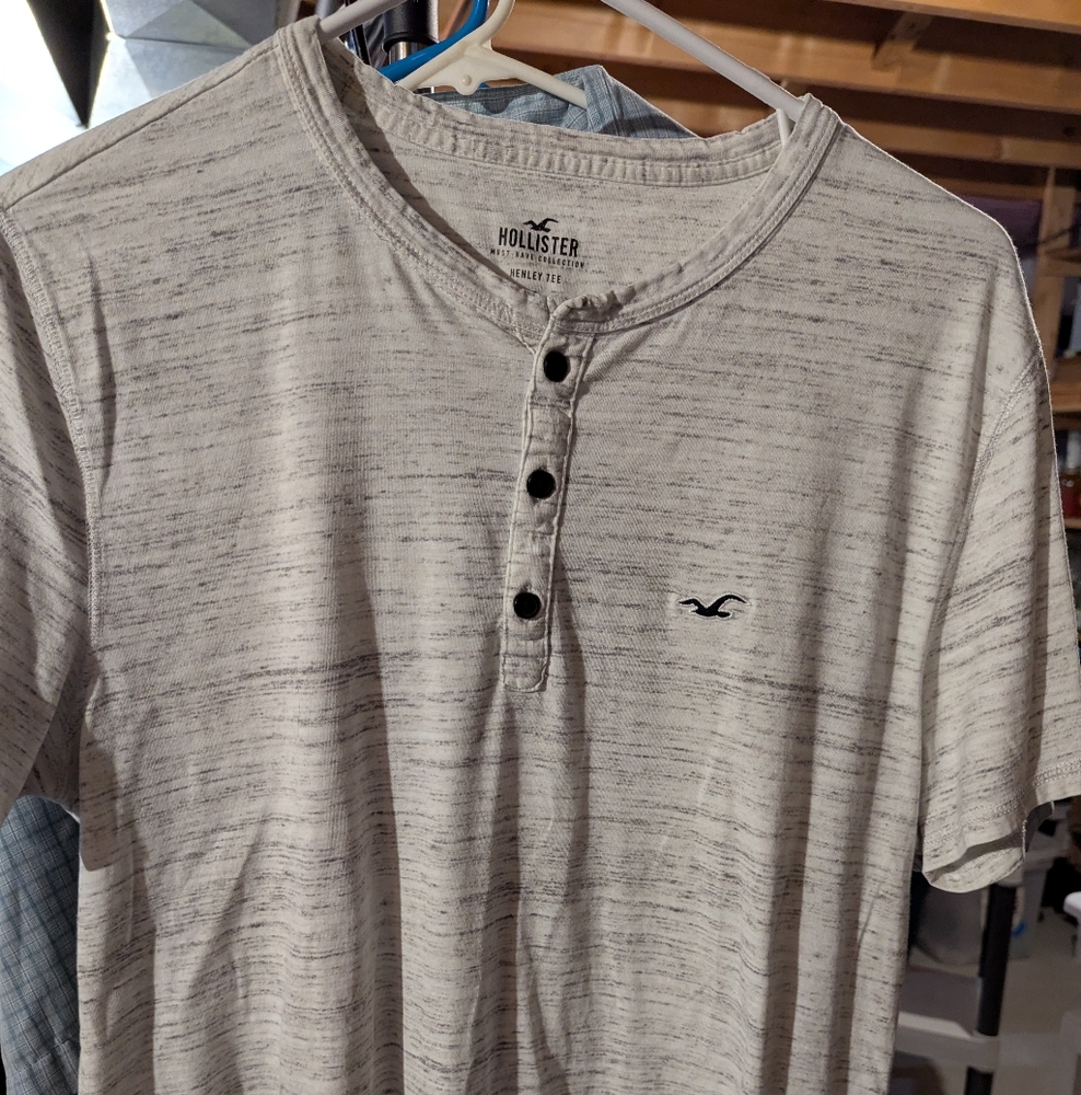 Hollister Men's Grey Henley Shirt size L